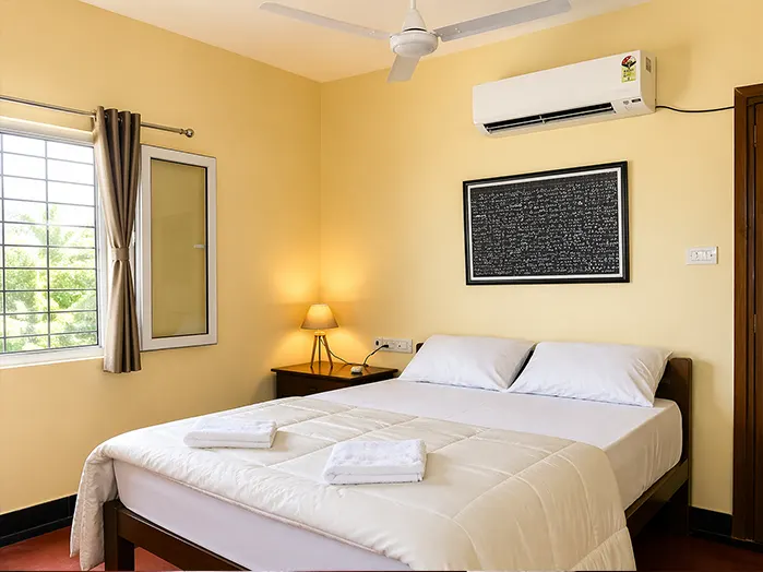 Double room with air conditioning at Surya Villa guest house in Auroville
